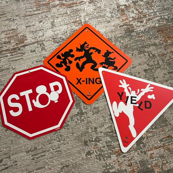 Disney Parks Mickey Mouse Road Signs Limited Release Rare Late 1990’s - Picture 1 of 4